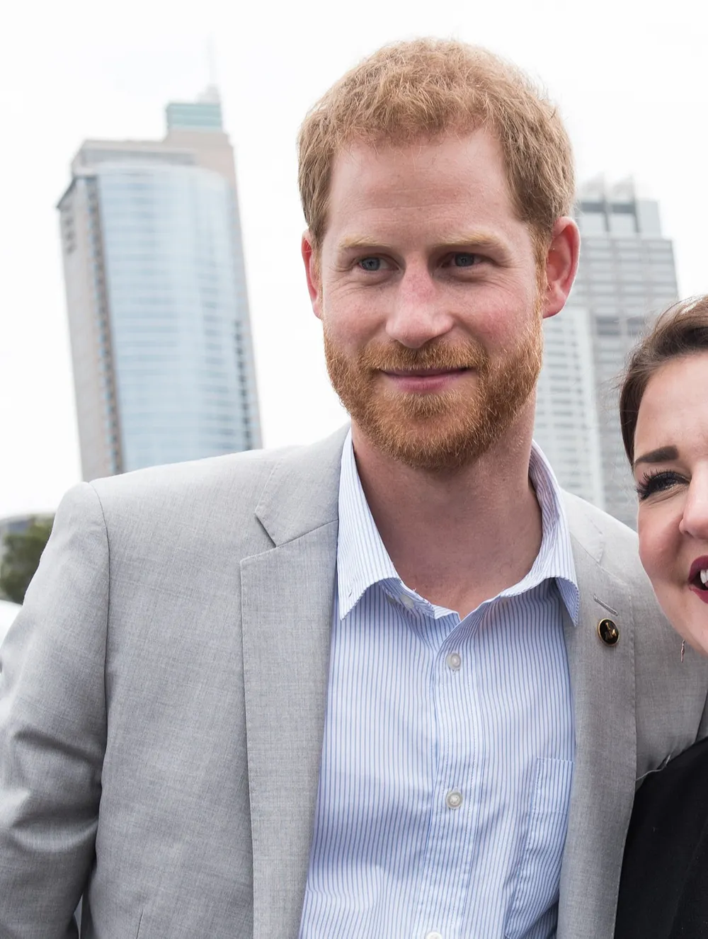 Prince Harry speaks with Jane Horton, a Gold Star spouse and senior Defense Department adviser, at the Invictus Games in Sydney, Australia, 21 October 2018.