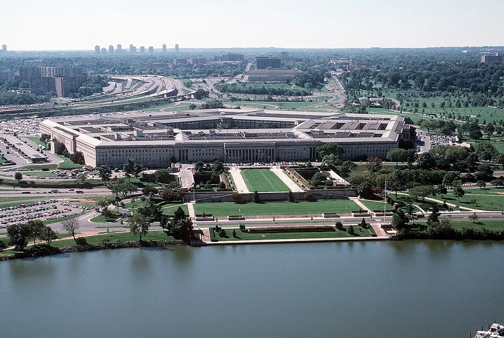 Aerial view of the Pentagon in Arlington, Virginia, 1 May 1986.