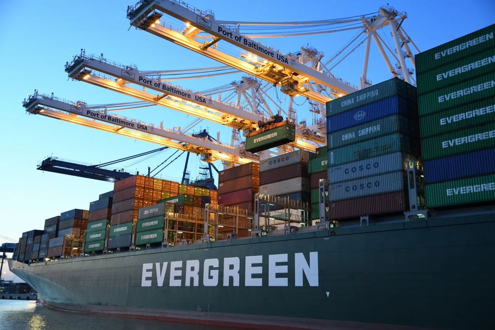 Cargo vessel at sea. Oil prices held above $89-90 on Iran supply fears as the US-Iran standoff continued, with Tehran's 