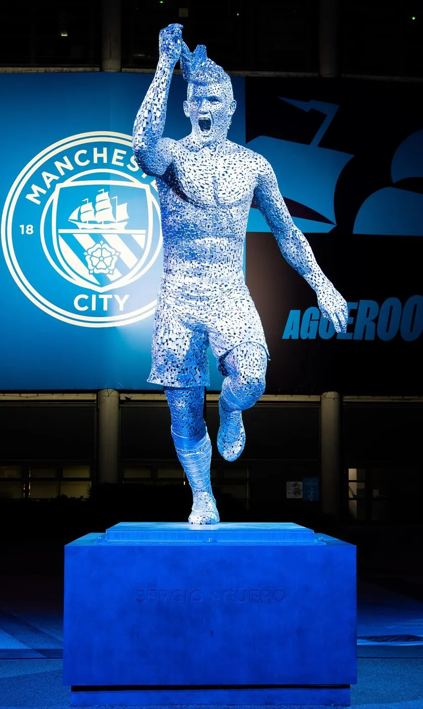 The Sergio Agüero statue outside Etihad Stadium in Manchester. Photo: Wikimedia Commons.