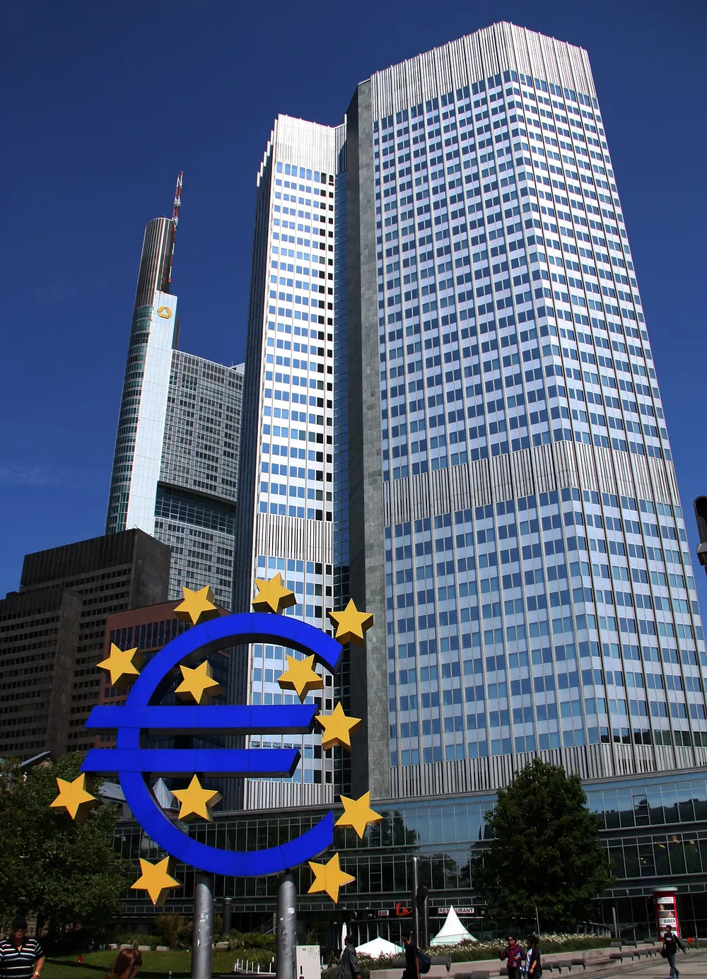 The Eurotower in Frankfurt, former European Central Bank headquarters. Photo: Wikimedia Commons.