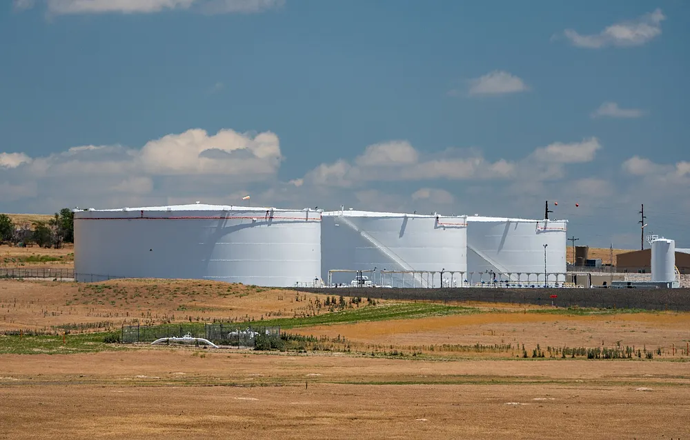 White crude oil storage tanks at a Suncor tank farm in Wyoming. Photo: Bureau of Land Management, CC BY 2.0.
