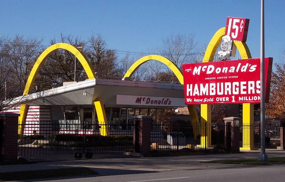 The McDonald's #1 Store Museum in Des Plaines, Illinois, with the original golden arches. Photo: Wikimedia Commons.
