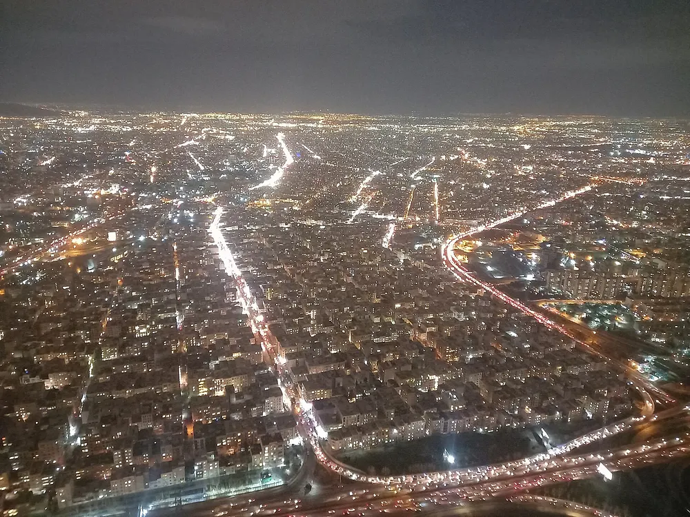 Tehran city lights at night. Photo: Mostafameraji / Wikimedia Commons, CC BY-SA 4.0.