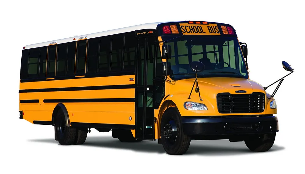 A Thomas Built Saf-T-Liner C2 yellow school bus, the type used on US school routes. Photo: Christinac84 / Wikimedia Commons, CC BY-SA 4.0.