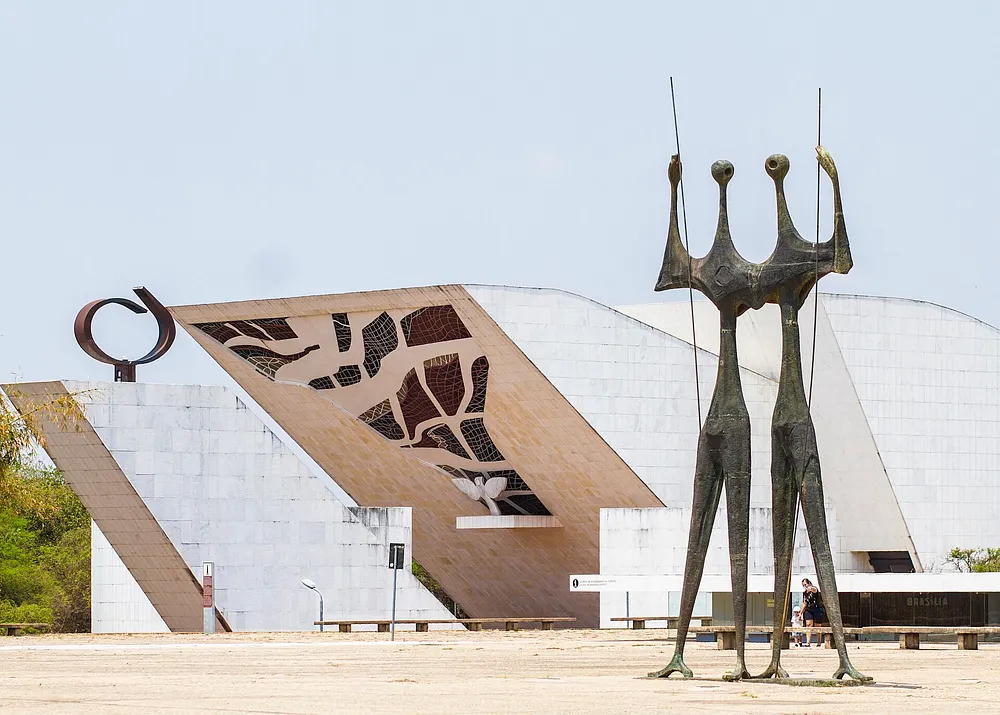 Praça dos Três Poderes, the square of Brazil's three branches of government, in Brasília. Photo: Jorge Luiz Castro / Wikimedia Commons, CC BY-SA 4.0.