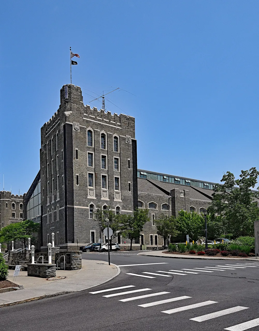 Barton Hall on the Cornell University campus in Ithaca, New York. Photo: P. Hughes / Wikimedia Commons, CC BY 4.0.