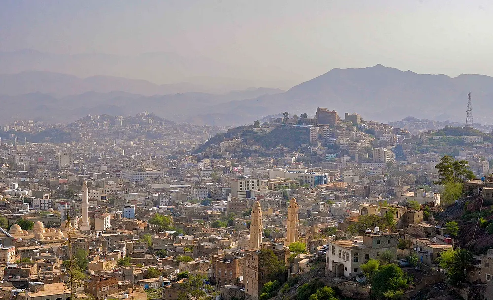 The city of Taiz, Yemen, with mountains behind the old town. Photo: Rod Waddington / Wikimedia Commons, CC BY-SA 2.0.
