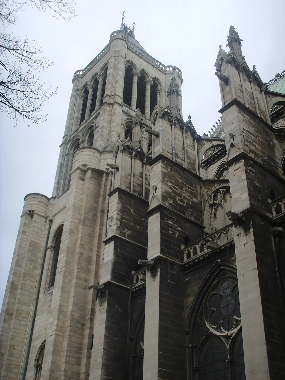 The Basilica of Saint-Denis, north of Paris. Photo: Sailko / Wikimedia Commons, CC BY 2.5.