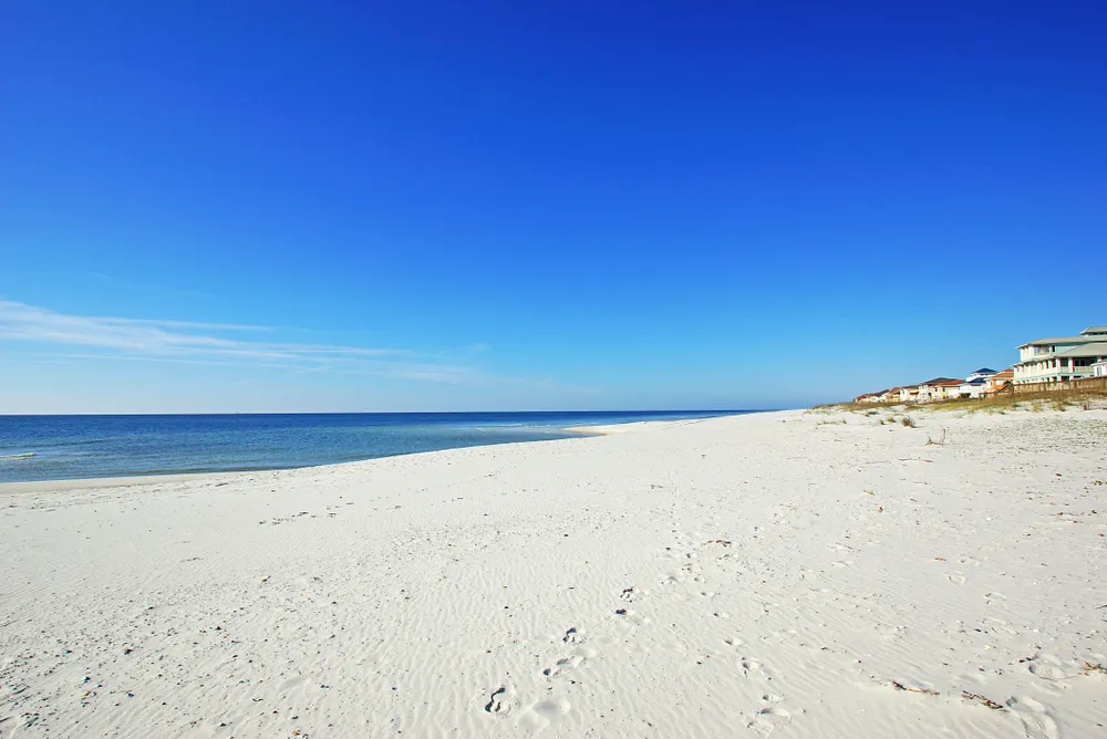 The beach at Gulf Shores, Alabama. Photo: Our Gulf Shores Vacation / Wikimedia Commons, CC BY-SA 4.0.