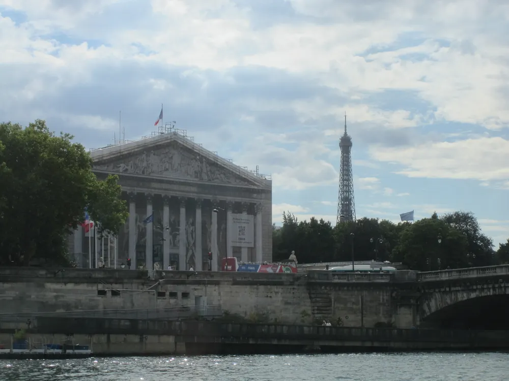 The Palais Bourbon, seat of the French National Assembly, from the Seine. Photo: DiscoA340 / Wikimedia Commons, CC BY-SA 4.0.
