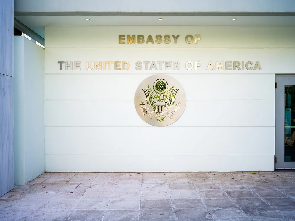 The entrance of the Embassy of the United States in Athens. Photo: Wolfgang Moroder / Wikimedia Commons, CC BY-SA 3.0.