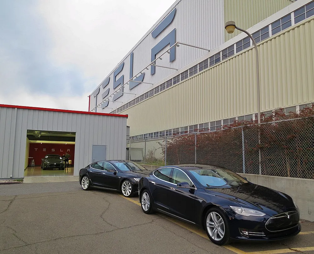 Tesla cars outside the Fremont factory in California. Photo: Steve Jurvetson / Wikimedia Commons, CC BY 2.0.