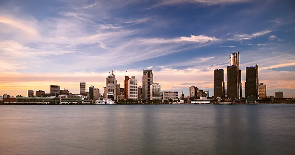 The Detroit skyline across the Detroit River. Photo: Michael Tighe / Wikimedia Commons, CC0.