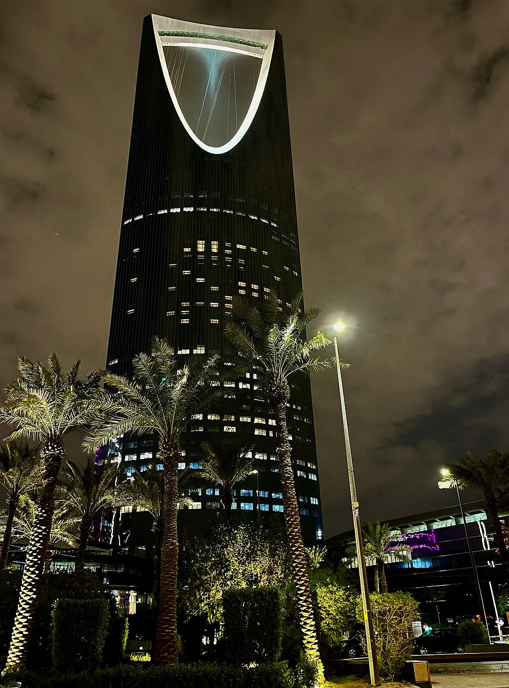 Kingdom Centre in Riyadh. Photo: Hamza A. Durrani / Wikimedia Commons, CC BY-SA 4.0.