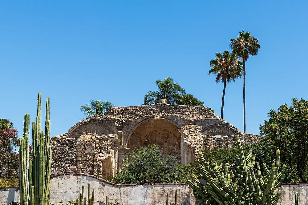 The stone church at Mission San Juan Capistrano, near the Norte Fire. Photo: NorbertNagel / Wikimedia Commons, CC BY-SA 4.0.