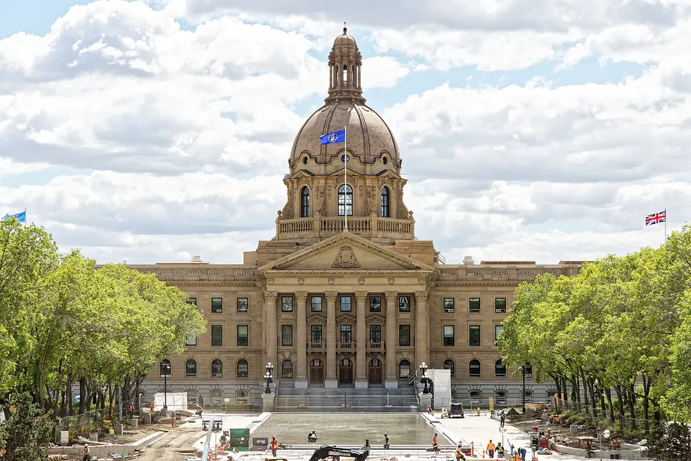 The Alberta Legislature in Edmonton. Photo: D. Benjamin Miller / Wikimedia Commons, CC0.
