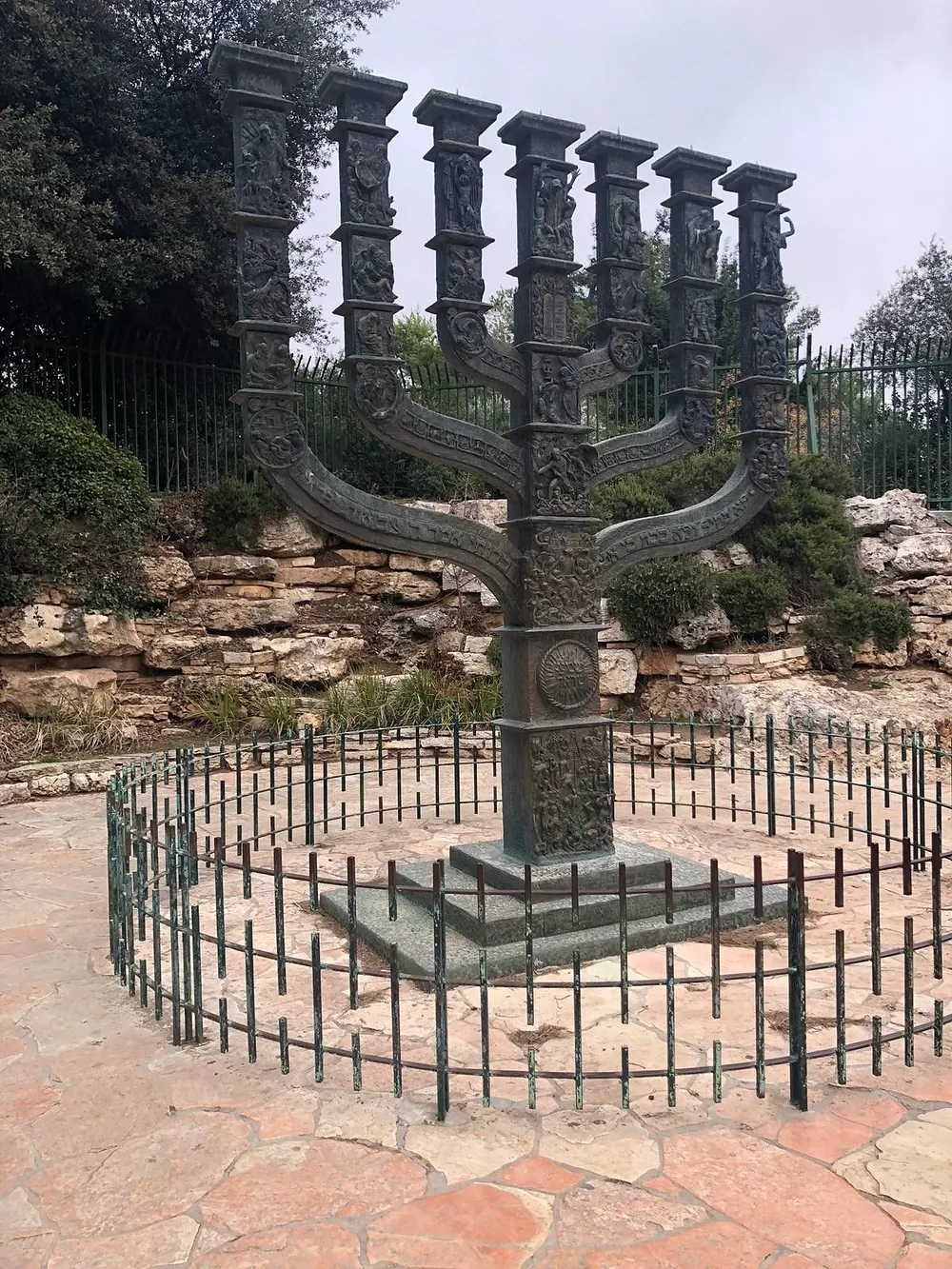 The menorah outside the Knesset in Jerusalem. Photo: B0x3rg1r1 / Wikimedia Commons, CC BY-SA 4.0.