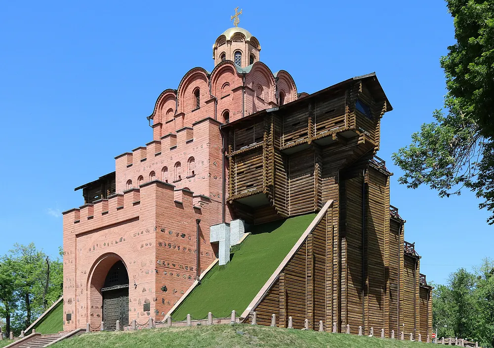 The Golden Gate in Kyiv. Photo: George Chernilevsky / Wikimedia Commons, public domain.