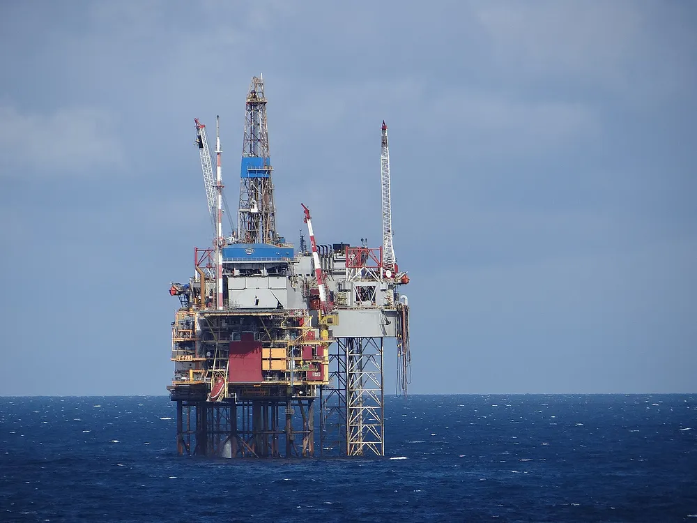 A North Sea oil rig. Photo: Gary Bembridge / Wikimedia Commons, CC BY 2.0.