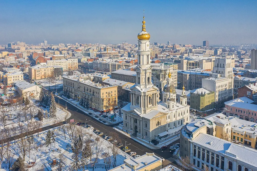 The Dormition Cathedral in Kharkiv in winter. Photo: Ekaterina Polischuk / Wikimedia Commons, CC BY-SA 4.0.
