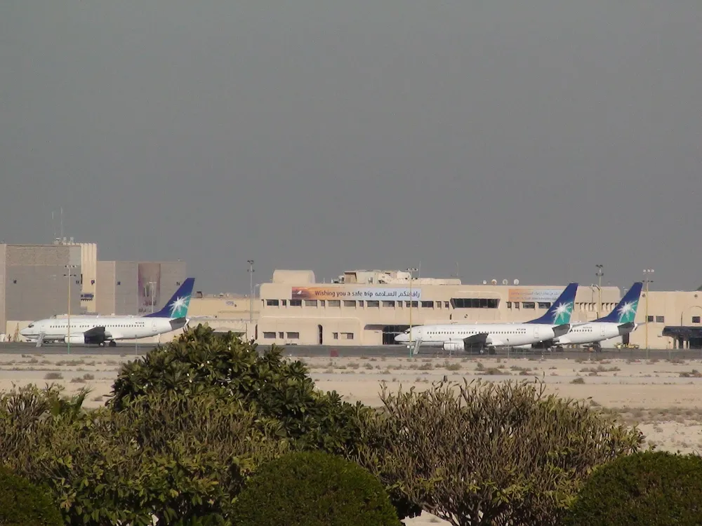 Saudi Aramco jets at the general-aviation terminal of King Fahd International Airport in Dammam. Photo: Hmn1988 / Wikimedia Commons, CC BY-SA 3.0.
